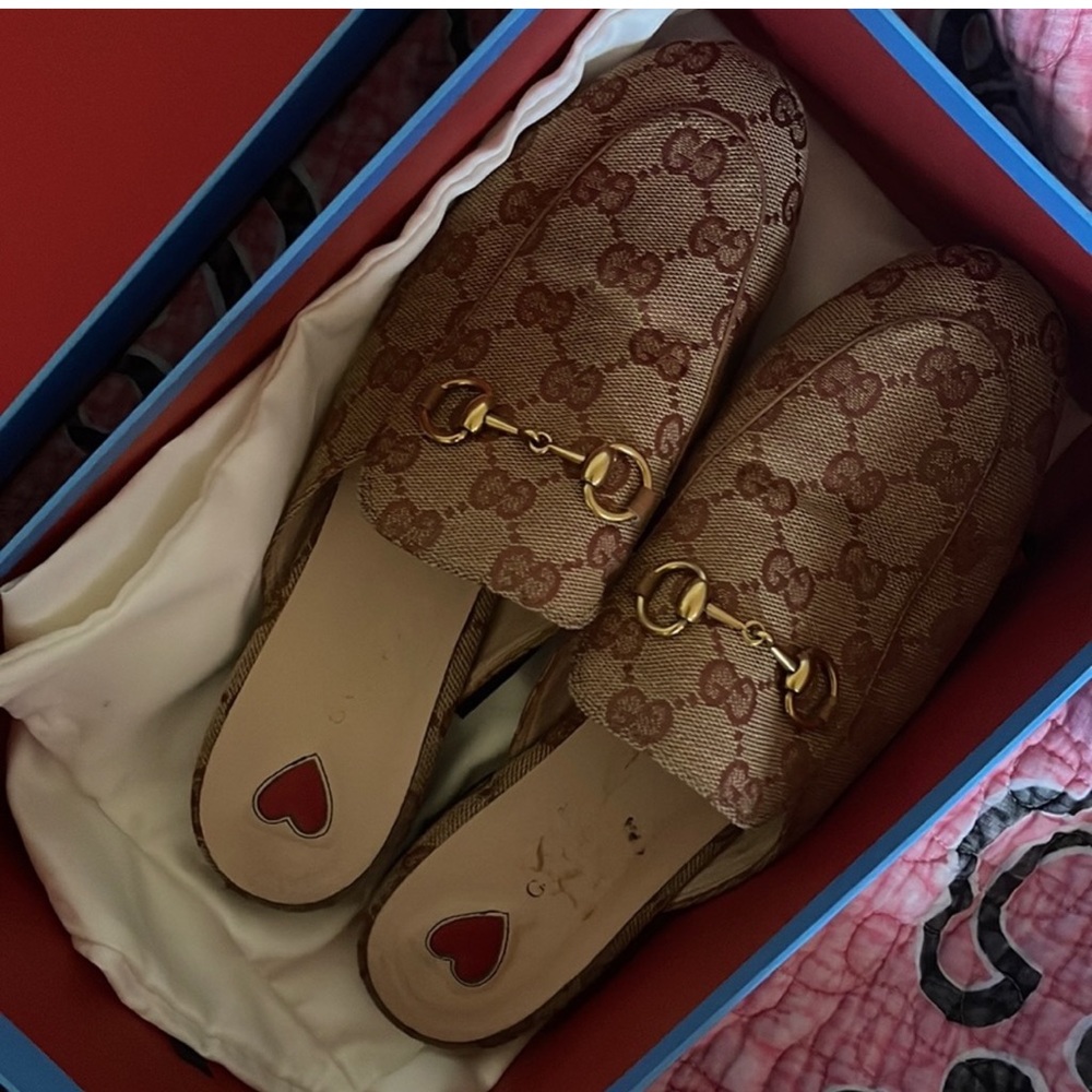 Authentic Gucci mules (womens)
